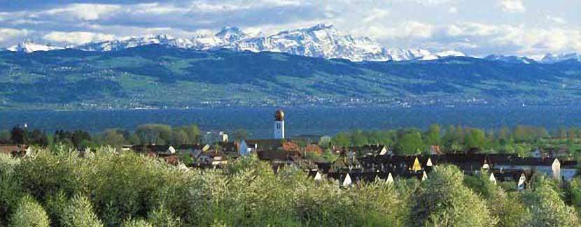Foto: Tourist-Information – Obstbaumblüte rings um Kressbronn